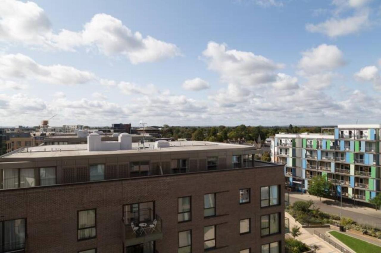 Cambridge Station Penthouse: Modern Retreat with Parking & Terrace Apartment Exterior photo