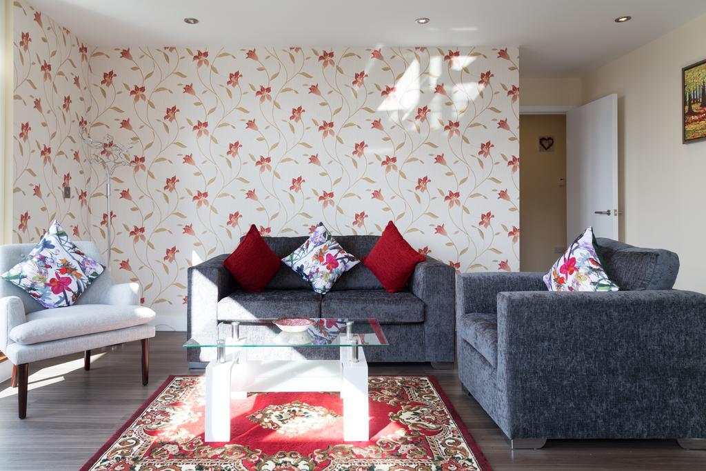 Cambridge Station Penthouse: Modern Retreat with Parking & Terrace Apartment Exterior photo