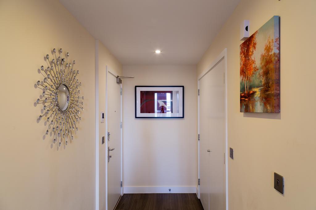 Cambridge Station Penthouse: Modern Retreat with Parking & Terrace Apartment Exterior photo