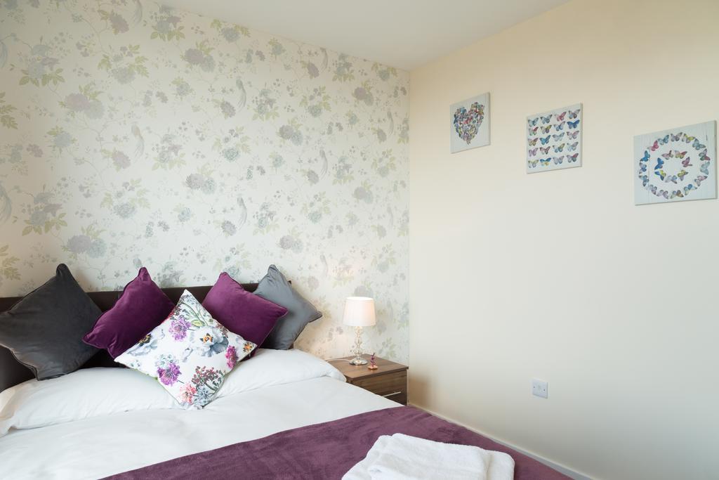Cambridge Station Penthouse: Modern Retreat with Parking & Terrace Apartment Exterior photo