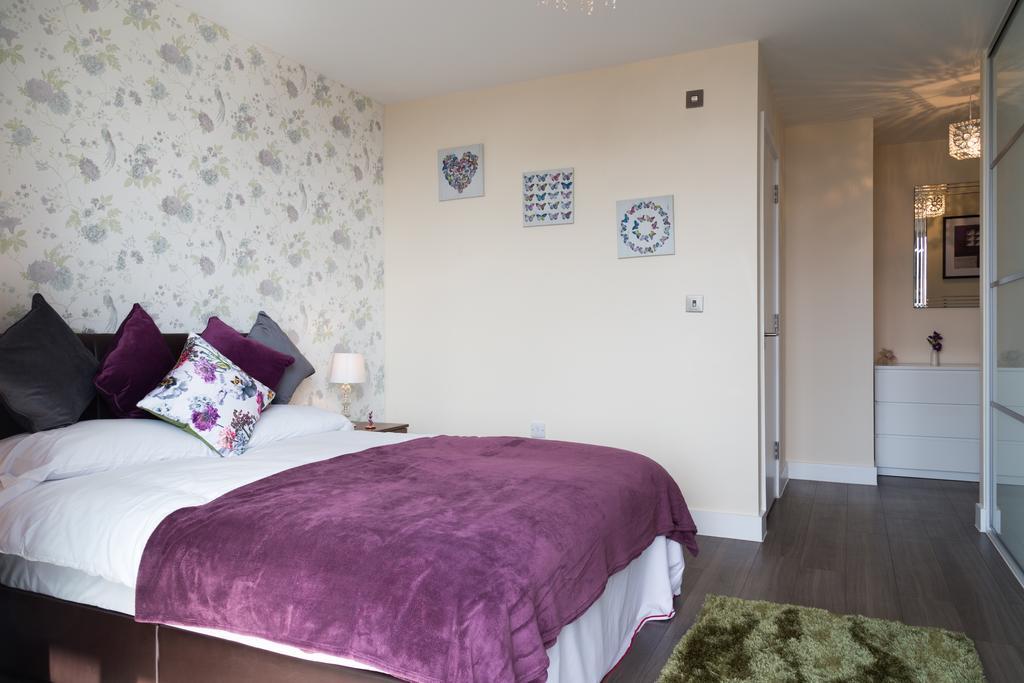 Cambridge Station Penthouse: Modern Retreat with Parking & Terrace Apartment Exterior photo